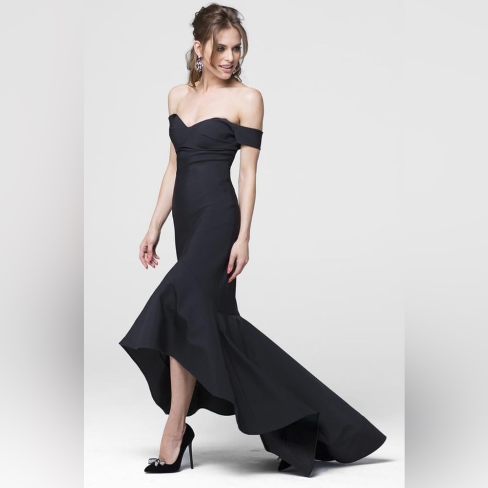 Tarik Ediz “Navassa” Off-Shoulder Black Gown – Size 8